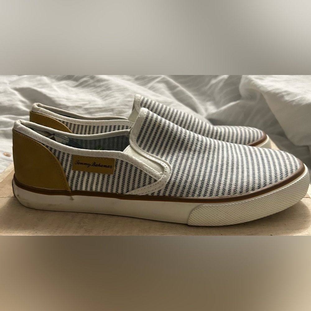 Tommy Bahama Women's Sneakers Striped W/Faux Leather Accents Size 8.5
